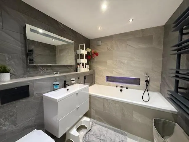 Thornhill Vila Plumstead
